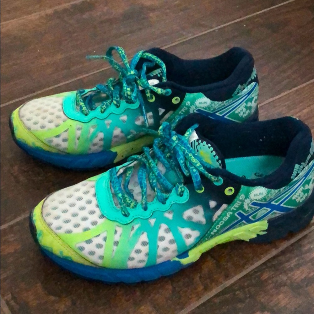 Versatile Tennis Shoes ! 🤗